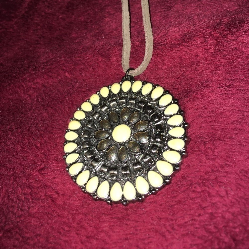 ๐ Necklace - Picture 2 of 4